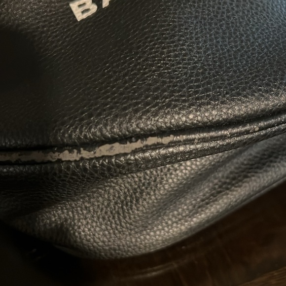 Sling bag with detachable and adjustable strap - Picture 4 of 7